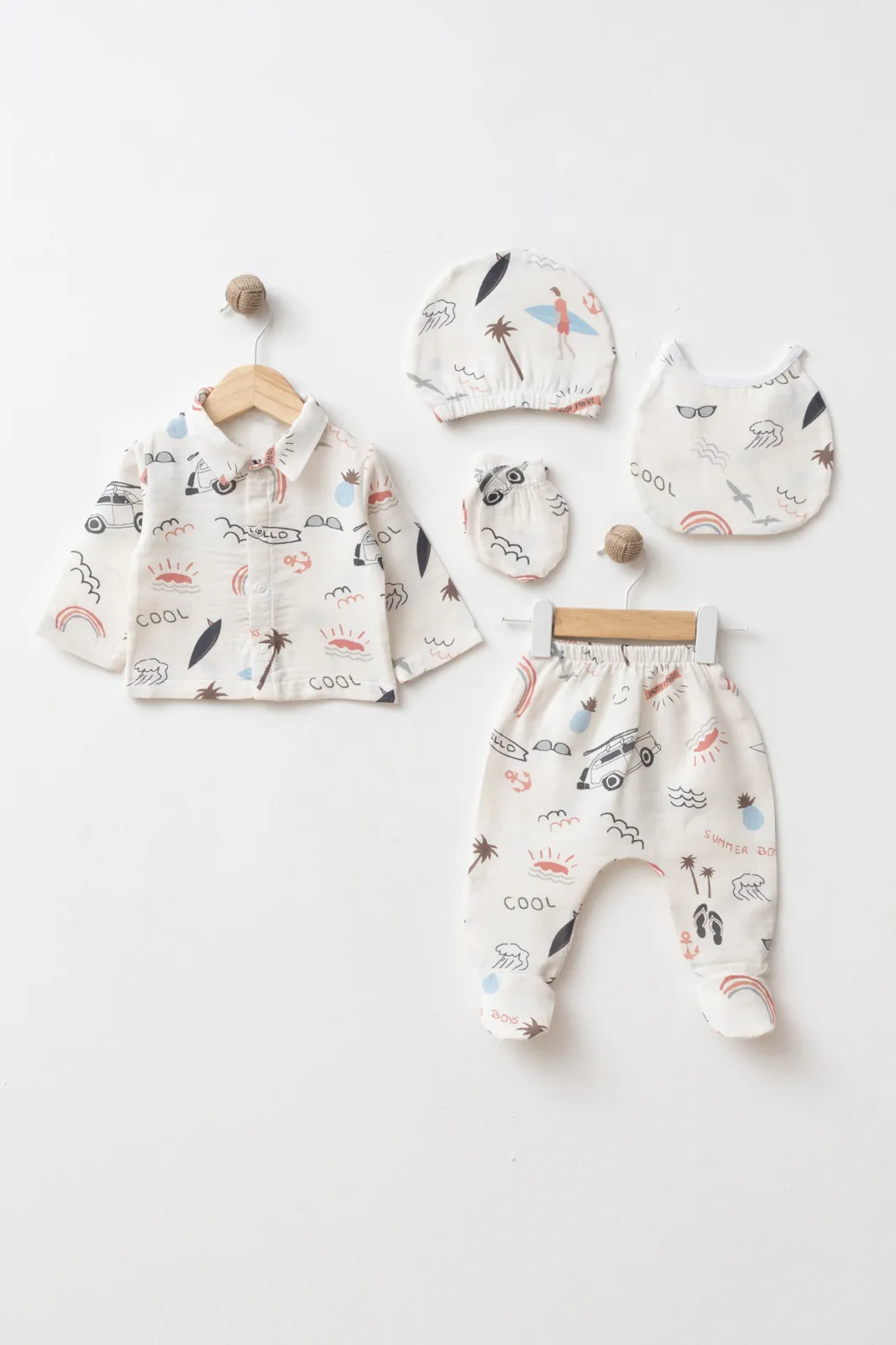 GOTS-certified 100% cotton summer adventure baby boy 5-piece hospital set with top, footed pants, bonnet, bib and mittens